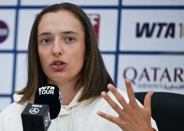Qatar TotalEnergies Open 2026 - Day One DOHA, QATAR FEBRUARY 8: Iga Swiatek of Poland speaks during a press conference, PK, Pressekonferenz on Media Day at the Qatar TotalEnergies Open, part of the Hologic WTA, Tennis Damen Tour, at the Khalifa International Tennis and Squash Complex, in Doha, Qatar, February 8, 2026. Doha Qatar Copyright: xArturxWidakx originalFilename:widak-qatartot260208_npNN7.jpg