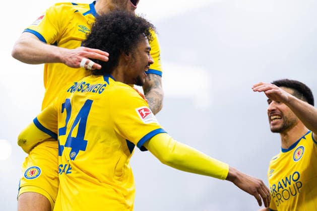 08.02.2026 - Fußball, 2025 2026, 2. Bundesliga, 21. Spieltag, DSC Arminia Bielefeld - Eintracht Braunschweig: Sidi Sane (Braunschweig) jubelt nach seinem Tor zum 1:1 DFL REGULATIONS PROHIBIT ANY USE OF PHOTOGRAPHS AS IMAGE SEQUENCES AND OR QUASI-VIDEO.