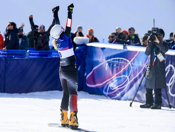 OLYMPICS - Winter Olympic Games, Olympische Spiele, Olympia, OS Milano Cortina 2026 LIVIGNO,ITALY,08.FEB.26 - OLYMPICS, SNOWBOARD - Winter Olympic Games Milano Cortina 2026, Parallel Giant Slalom, final, women, men. Image shows the rejoicing of Sabine Payer (AUT).  GEPAxpictures xWolfgangxGrebien