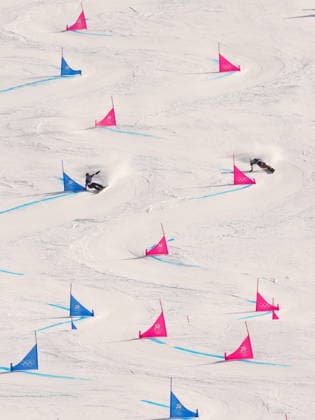 February 8, 2026, Livigno, Italy: Kaylie Buck, from Oakville, Ont., right, races in the women s snowboarding parallel giant slalom 1 8 final against Japan s Tsubaki Miki at the Milano Cortina 2026 Winter Olympic Games, Olympische Spiele, Olympia, OS in Livigno, Italy on Sunday, Feb. 8, 2026. Canada News - February 8, 2026  - ZUMAc35_ 20260208_zaf_c35_033 Copyright: xSeanxKilpatrickx