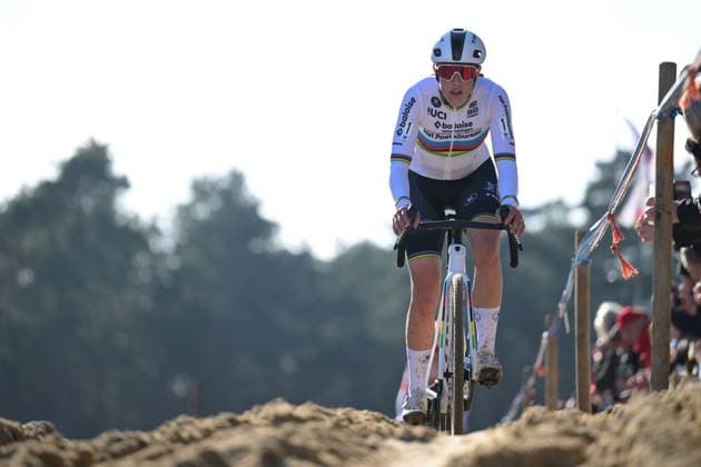 Dutch Lucinda Brand pictured in action during the women s Elite race of the Krawatencross cyclocross in Lille, the seventh stage (out of 8) in the X2O Badkamers Trofee competition, on Sunday 08 February 2026. DAVIDxPINTENS  x161946169x