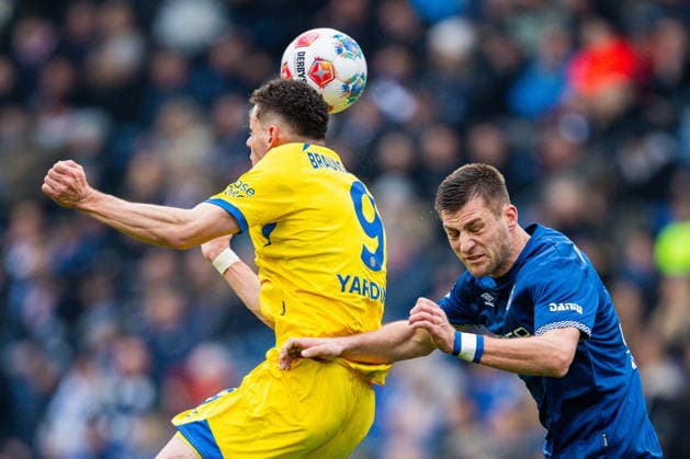 08.02.2026 - Fußball, 2025 2026, 2. Bundesliga, 21. Spieltag, DSC Arminia Bielefeld - Eintracht Braunschweig: (L-R) Erencan Yardimci (Braunschweig), Robin Knoche (Bielefeld) DFL REGULATIONS PROHIBIT ANY USE OF PHOTOGRAPHS AS IMAGE SEQUENCES AND OR QUASI-VIDEO.