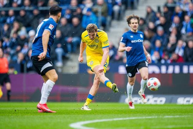 08.02.2026 - Fußball, 2025 2026, 2. Bundesliga, 21. Spieltag, DSC Arminia Bielefeld - Eintracht Braunschweig: (M) Lukas Frenkert (Braunschweig) macht das Tor zum 1:2 DFL REGULATIONS PROHIBIT ANY USE OF PHOTOGRAPHS AS IMAGE SEQUENCES AND OR QUASI-VIDEO.