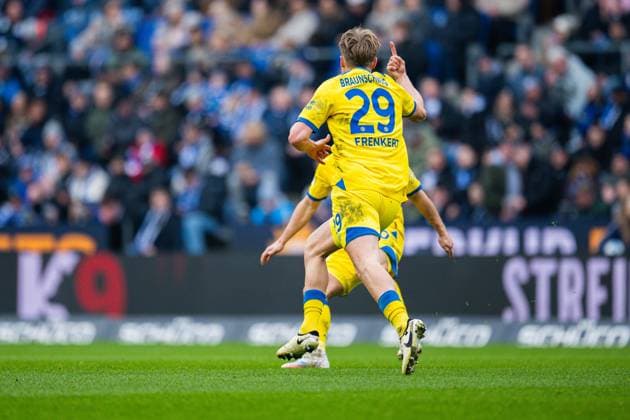 08.02.2026 - Fußball, 2025 2026, 2. Bundesliga, 21. Spieltag, DSC Arminia Bielefeld - Eintracht Braunschweig: Lukas Frenkert (Braunschweig) jubelt nach seinem Tor zum 1:2 DFL REGULATIONS PROHIBIT ANY USE OF PHOTOGRAPHS AS IMAGE SEQUENCES AND OR QUASI-VIDEO.