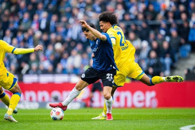 08.02.2026 - Fußball, 2025 2026, 2. Bundesliga, 21. Spieltag, DSC Arminia Bielefeld - Eintracht Braunschweig: (L-R) Stefano Russo (Bielefeld), Sidi Sane (Braunschweig) DFL REGULATIONS PROHIBIT ANY USE OF PHOTOGRAPHS AS IMAGE SEQUENCES AND OR QUASI-VIDEO.