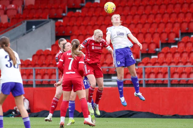 Liverpool FC Women v Aston Villa Women - Women s Super League 25 26 Liverpool s Grace Fisk is beaten to a header by Georgia Mullett during match against Aston Villa - Women s Super League 25 26 08.02.2026 Liverpool Brewdog Stadium United Kingdom Copyright: xZacharyxLockex