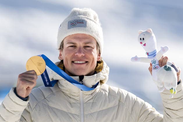 260208 Johannes Hosflot Klaebo of Norway celebrates with his gold medal on the podium after the men s 20 km cross-country skiing skiathlon during day 2 of the 2026 Winter Olympics on February 8, 2026 in Val di Fiemme. Photo: Maxim Thore BILDBYRAN kod MT MT0964 skidor cross-country skiing langrenn Olympic Games, Olympische Spiele, Olympia, OS olympics winter olympics os ol olympiska spel vinter-os olympiske leker milano cortina 2026 milan cortina 2026 milano cortina 2026 olympic games milano cortina 2026 winter olympic games milano cortina-os milano cortina-ol vinter-ol 2 bbeng herr skiathlon frankrike norge jubel *** 260208 Johannes Hosflot Klaebo of Norway celebrates with his gold medal on the podium after the men s 20 km cross country skiing skiathlon during day 2 of the 2026 Winter Olympics on February 8, 2026 in Val di Fiemme Photo Maxim Thore BILDBYRAN kod MT MT0964 skidor cross country skiing langrenn olympic games olympics winter olympics os ol olympiska spel vinter os olympiske leker milano cortina 2026 milan cortina 2026 milano cortina 2026 olympic games milano cortina 2026 winter olympic games milano cortina os milano cortina ol vinter ol 2 bbeng herr skiathlon frankrike norge jubel  Copyright: MAXIMxTHORE BB260208MT068