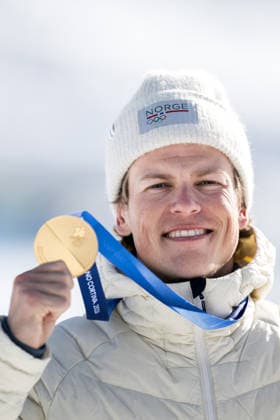 260208 Johannes Hosflot Klaebo of Norway celebrates with his gold medal on the podium after the men s 20 km cross-country skiing skiathlon during day 2 of the 2026 Winter Olympics on February 8, 2026 in Val di Fiemme. Photo: Maxim Thore BILDBYRAN kod MT MT0964 skidor cross-country skiing langrenn Olympic Games, Olympische Spiele, Olympia, OS olympics winter olympics os ol olympiska spel vinter-os olympiske leker milano cortina 2026 milan cortina 2026 milano cortina 2026 olympic games milano cortina 2026 winter olympic games milano cortina-os milano cortina-ol vinter-ol 2 bbeng herr skiathlon frankrike norge jubel *** 260208 Johannes Hosflot Klaebo of Norway celebrates with his gold medal on the podium after the men s 20 km cross country skiing skiathlon during day 2 of the 2026 Winter Olympics on February 8, 2026 in Val di Fiemme Photo Maxim Thore BILDBYRAN kod MT MT0964 skidor cross country skiing langrenn olympic games olympics winter olympics os ol olympiska spel vinter os olympiske leker milano cortina 2026 milan cortina 2026 milano cortina 2026 olympic games milano cortina 2026 winter olympic games milano cortina os milano cortina ol vinter ol 2 bbeng herr skiathlon frankrike norge jubel  Copyright: MAXIMxTHORE BB260208MT071