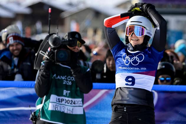 OLYMPICS - Winter Olympic Games, Olympische Spiele, Olympia, OS Milano Cortina 2026 LIVIGNO,ITALY,08.FEB.26 - OLYMPICS, SNOWBOARD - Winter Olympic Games Milano Cortina 2026, Parallel Giant Slalom, final, women, men. Image shows the rejoicing of Sabine Payer (AUT).  GEPAxpictures xWolfgangxGrebien