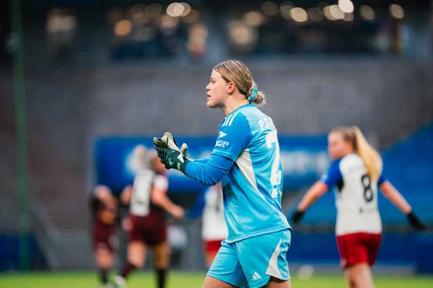 Google Pixel Frauen-Bundesliga: Hamburger SV vs. RB Leipzig, 08.02.2026 Lea Paulick (Hamburger SV, 25); Fußball, Google Pixel Frauen-Bundesliga, 17. Spieltag: Hamburger SV vs. RB Leipzig am 08.02.2026 im Volksparkstadion, Hamburg DFB REGULATIONS PROHIBIT ANY USE OF PHOTOGRAPHS AS IMAGE SEQUENCES AND OR QUASI-VIDEO. Copyright: xBEAUTIFULxSPORTS Tonhäuserx