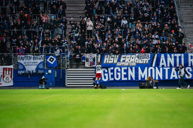 Google Pixel Frauen-Bundesliga: Hamburger SV vs. RB Leipzig, 08.02.2026 TOR, JUBEL zum 1:0 durch Lotta Wrede (Hamburger SV, 32); Fußball, Google Pixel Frauen-Bundesliga, 17. Spieltag: Hamburger SV vs. RB Leipzig am 08.02.2026 im Volksparkstadion, Hamburg DFB REGULATIONS PROHIBIT ANY USE OF PHOTOGRAPHS AS IMAGE SEQUENCES AND OR QUASI-VIDEO. Copyright: xBEAUTIFULxSPORTS Tonhäuserx