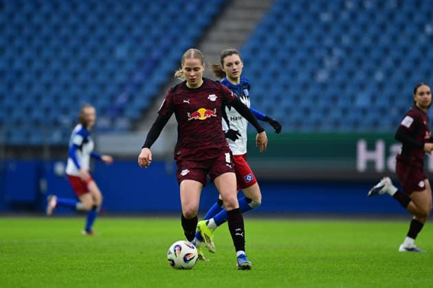 Fußball I Frauen I Saison 2025-2026 I Bundesliga I 17. Spieltag I Hamburger SV - RB Leipzig I 08.02.2026 Emilia Asgeirsdottir (8, RB Leipzig) Hamburg Volkspark, Volksparkstadion, Stadion, Volkspark-Stadion Hamburg Deutschland Copyright: xLobeca FelixxSchlikisx