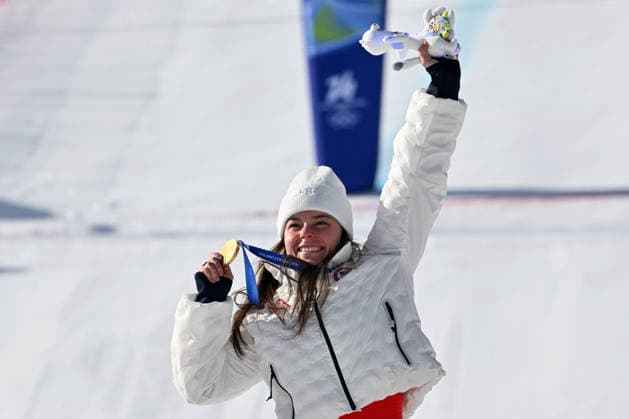 Cortina d Ampezzo, Italy, February 08th 2026. First place Breezy Johnson of United States of America celebrate in podium after the Alpine Skiing Womens Downhill race of the Olympic Winter games, Winterspiele,Spiele, Summer games 2026 in Cortina d Ampezzo, Italy. (Photo by Igor Kupljenik Sports Press Photo)  Copyright: xIgorxKupljenikx xSPPx Sportspressphoto_SPR90078