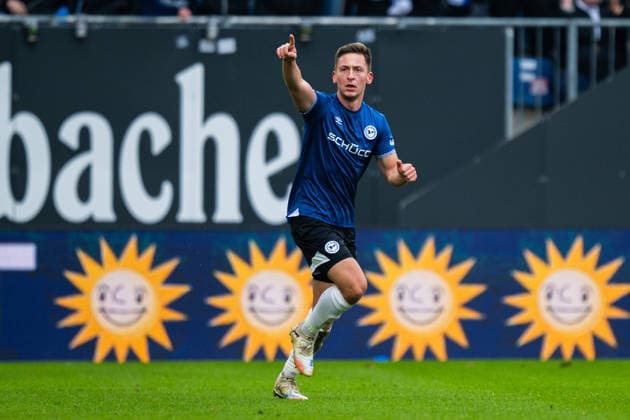 08.02.2026 - Fußball, 2025 2026, 2. Bundesliga, 21. Spieltag, DSC Arminia Bielefeld - Eintracht Braunschweig: Marius Wörl (Bielefeld) jubelt nach seinem Tor zum 2:2 DFL REGULATIONS PROHIBIT ANY USE OF PHOTOGRAPHS AS IMAGE SEQUENCES AND OR QUASI-VIDEO.