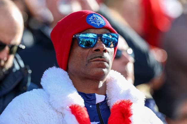 Olympische Winterspiele Milano Cortina 2026 Ski Alpin Abfahrt Frauen am 08.02.2026 im Tofane Alpine Skiing Centre in Cortina d™Ampezzo Snoop Dogg *** Olympic Winter Games Milano Cortina 2026 Alpine Skiing Downhill Women on 08 02 2026 at the Tofane Alpine Skiing Center in Cortina d™Ampezzo Snoop Dogg xMSx