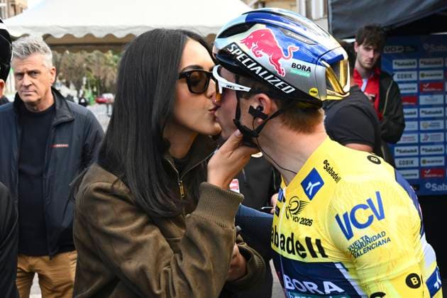 Tour of Valencia 2026 Stage 5 VALENCIA, SPAIN - FEBRUARY 08 : Evenepoel Remco (BEL) of Red Bull BORA Hansgrohe and Oumaima Rayane during stage 5 of the 77th edition of Volta a la Comunitat Valenciana an UCI ProSeries 2.Pro cycling road race stage for Men Elite of 93.8 km with start in Betera and finish in Valencia on February 8, 2026 in Valencia, Spain, 08 02 2026 Valencia Spain  Copyright: xVincentxKalutx