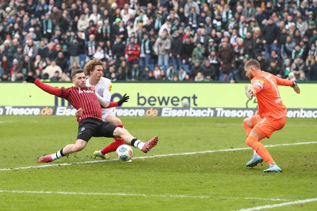08.02.2026, xtgx, Fussball 2. Bundesliga, Hannover 96 - Holstein Kiel emspor, v.l. Benjamin Källman (Hannover, 9) schiesst Tor, schießt, Torschuetze, erzielt Tor, Treffer, scores the goal 1:0 (DFL DFB REGULATIONS PROHIBIT ANY USE OF PHOTOGRAPHS as IMAGE SEQUENCES and or QUASI-VIDEO) Hannover