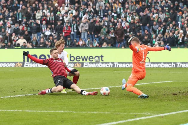 08.02.2026, xtgx, Fussball 2. Bundesliga, Hannover 96 - Holstein Kiel emspor, v.l. Benjamin Källman (Hannover, 9) schiesst Tor, schießt, Torschuetze, erzielt Tor, Treffer, scores the goal 1:0 (DFL DFB REGULATIONS PROHIBIT ANY USE OF PHOTOGRAPHS as IMAGE SEQUENCES and or QUASI-VIDEO) Hannover