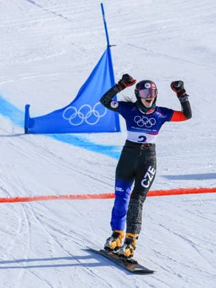 OLYMPICS - Winter Olympic Games, Olympische Spiele, Olympia, OS Milano Cortina 2026 LIVIGNO,ITALY,08.FEB.26 - OLYMPICS, SNOWBOARD - Winter Olympic Games Milano Cortina 2026, Parallel Giant Slalom, final, women, men. Image shows the rejoicing of Zuzana Maderova (CZE).  GEPAxpictures xWolfgangxGrebien