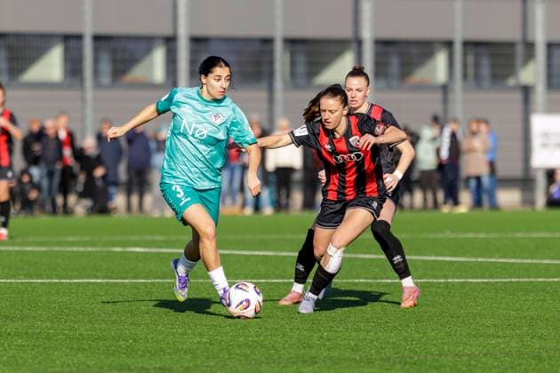 Ingolstadt, Deutschland 08. Februar 2026: 2. BL - Frauen - 2025 2026 - FC Ingolstadt 04 vs. VfR Warbeyen Im Bild: v. li. im Zweikampf Ebla Gouriye (VFR) und Stefanie Reischmann (FCI) Audi Sportpark Bayern Copyright: xFotostandx xSchäferx