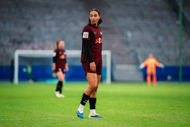 Google Pixel Frauen-Bundesliga: Hamburger SV vs. RB Leipzig, 08.02.2026 Lisa Baum (RasenBallsport Leipzig, 11); Fußball, Google Pixel Frauen-Bundesliga, 17. Spieltag: Hamburger SV vs. RB Leipzig am 08.02.2026 im Volksparkstadion, Hamburg DFB REGULATIONS PROHIBIT ANY USE OF PHOTOGRAPHS AS IMAGE SEQUENCES AND OR QUASI-VIDEO. Copyright: xBEAUTIFULxSPORTS Tonhäuserx