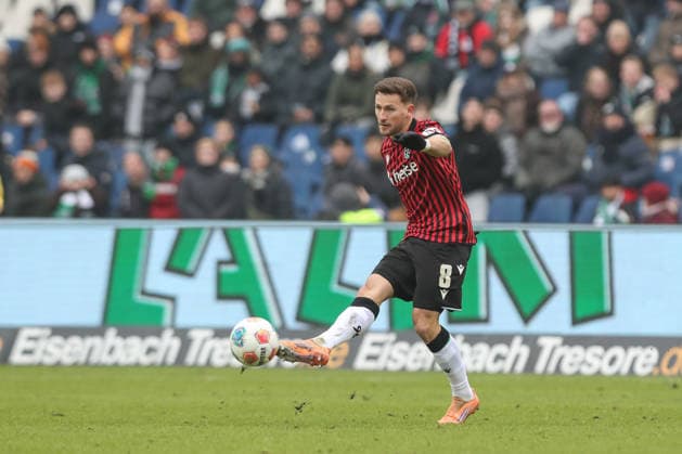 08.02.2026, xtgx, Fussball 2. Bundesliga, Hannover 96 - Holstein Kiel emspor, v.l. Enzo Leopold (Hannover, 8) Freisteller, Einzelbild, Ganzkoerper, single frame (DFL DFB REGULATIONS PROHIBIT ANY USE OF PHOTOGRAPHS as IMAGE SEQUENCES and or QUASI-VIDEO) Hannover