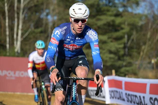 Belgian Niels Vandeputte pictured in action during the men s elite race of the Krawatencross cyclocross in Lille, the seventh stage (out of 8) in the X2O Badkamers Trofee competition, on Sunday 08 February 2026. DAVIDxPINTENS  x161956668x