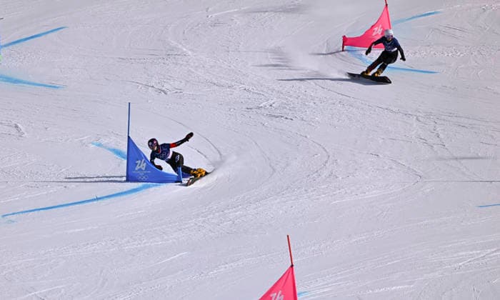 (260208) -- LIVIGNO, Feb. 8, 2026 -- Zuzana Maderova (L) of the Czech Republic and Sabine Payer of Austria compete during the Snowboard Women s Parallel Giant Slalom Finals at the Milan-Cortina 2026 Olympic Winter games, Winterspiele,Spiele, Summer games in Livigno, Italy, Feb. 8, 2026. ) (MICO2026)ITALY-LIVIGNO-OLYMPIC WINTER GAMES-SNOWBOARD-WOMEN S PARALLEL GIANT SLALOM-FINALS ZhangxHongxiang 