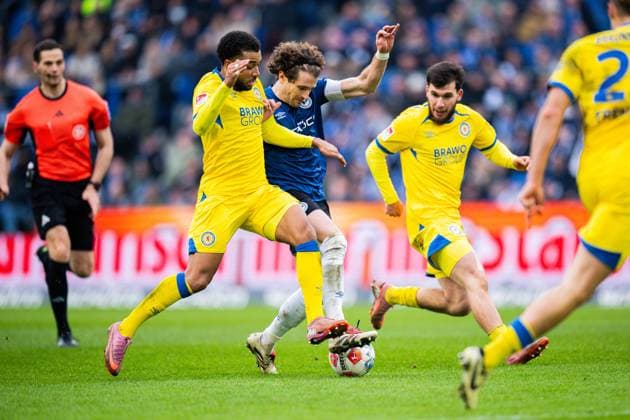 08.02.2026 - Fußball, 2025 2026, 2. Bundesliga, 21. Spieltag, DSC Arminia Bielefeld - Eintracht Braunschweig: (L-R) Leon Bell Bell (Braunschweig), Mael Corboz (Bielefeld), Mehmet Aydin (Braunschweig) DFL REGULATIONS PROHIBIT ANY USE OF PHOTOGRAPHS AS IMAGE SEQUENCES AND OR QUASI-VIDEO.