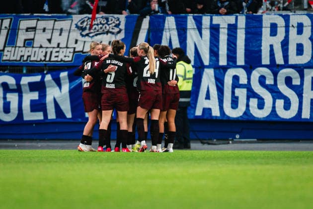 Google Pixel Frauen-Bundesliga: Hamburger SV vs. RB Leipzig, 08.02.2026 TOR, JUBEL durch Delice Boboy (RasenBallsport Leipzig, 17) zum 1:3; Fußball, Google Pixel Frauen-Bundesliga, 17. Spieltag: Hamburger SV vs. RB Leipzig am 08.02.2026 im Volksparkstadion, Hamburg DFB REGULATIONS PROHIBIT ANY USE OF PHOTOGRAPHS AS IMAGE SEQUENCES AND OR QUASI-VIDEO. Copyright: xBEAUTIFULxSPORTS Tonhäuserx