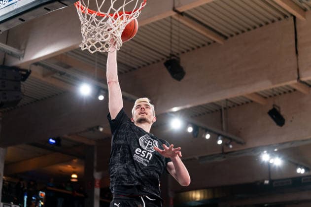 Philipp Hartwich (Basketball Loewen Braunschweig, 15) beim Aufwaermen, Warm Up vor Spielbeginn, GER, Veolia Towers Hamburg vs Basketball Loewen Braunschweig, Basketball, Bundesliga, Spieltag 19, Saison 2025 2026, 08.02.2026 GER, Veolia Towers Hamburg vs Basketball Loewen Braunschweig, Basketball, Bundesliga, Spieltag 19, Saison 2025 2026, 08.02.2026 Hamburg Copyright: xEibner-Pressefoto MaxxVincenx EP_MVN