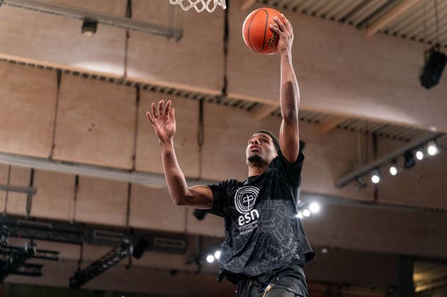 David NGuessan (Basketball Loewen Braunschweig, 1) beim Aufwaermen, Warm Up vor Spielbeginn, GER, Veolia Towers Hamburg vs Basketball Loewen Braunschweig, Basketball, Bundesliga, Spieltag 19, Saison 2025 2026, 08.02.2026 GER, Veolia Towers Hamburg vs Basketball Loewen Braunschweig, Basketball, Bundesliga, Spieltag 19, Saison 2025 2026, 08.02.2026 Hamburg Copyright: xEibner-Pressefoto MaxxVincenx EP_MVN