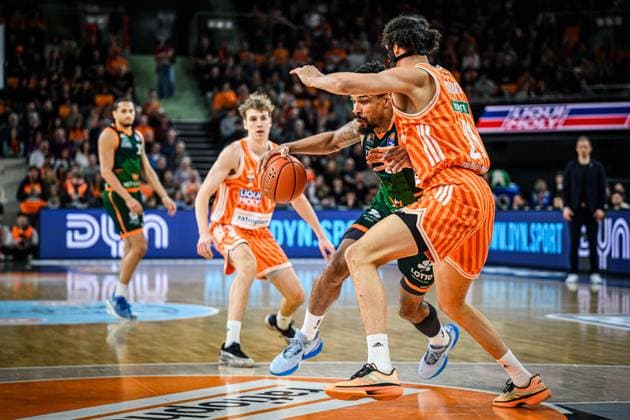 Neu Ulm, Deutschland, 08.02.26: Urald King (VET-CONCEPT Gladiators Trier) und Alec Anigbata (ratiopharm ulm) im Zweikampf waehrend des Basketball Bundesliga Spiels zwischen ratiopharm ulm vs VET-CONCEPT Gladiators Trier in der ratiopharm Arena am 08. Februar 2026 in Neu Ulm, Deutschland. (Foto von Harry Langer DeFodi Images) ratiopharm Arena, Germany, 08.02.26: Urald King (VET-CONCEPT Gladiators Trier) und Alec Anigbata (ratiopharm ulm) battle for the ball during the Basketball Bundesliga match between ratiopharm ulm vs VET-CONCEPT Gladiators Trier at Neu Ulm on February 8, 2026 in ratiopharm Arena, Germany. (Photo by Harry Langer DeFodi Images) (Photo by Harry Langer DeFodi Images) -