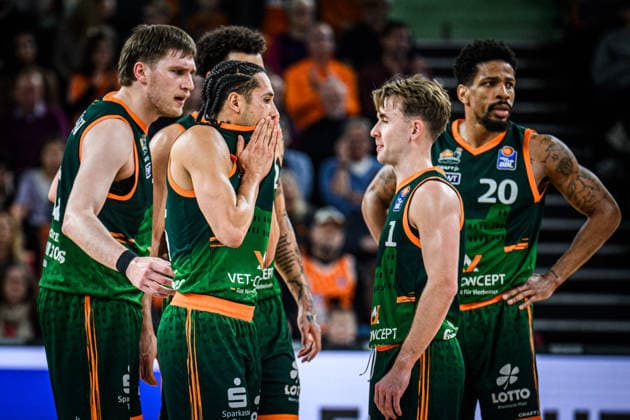 Neu Ulm, Deutschland, 08.02.26: Jordan Roland (VET-CONCEPT Gladiators Trier) und Steven Ashworth (VET-CONCEPT Gladiators Trier) gestikuliert, gestik waehrend des Basketball Bundesliga Spiels zwischen ratiopharm ulm vs VET-CONCEPT Gladiators Trier in der ratiopharm Arena am 08. Februar 2026 in Neu Ulm, Deutschland. (Foto von Harry Langer DeFodi Images) ratiopharm Arena, Germany, 08.02.26: Jordan Roland (VET-CONCEPT Gladiators Trier) und Steven Ashworth (VET-CONCEPT Gladiators Trier) gestures during the Basketball Bundesliga match between ratiopharm ulm vs VET-CONCEPT Gladiators Trier at Neu Ulm on February 8, 2026 in ratiopharm Arena, Germany. (Photo by Harry Langer DeFodi Images) (Photo by Harry Langer DeFodi Images) -