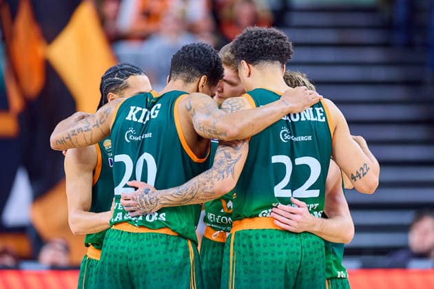 Spielerkreis Gladiators Trier GER, ratiopharm ulm vs. Gladiators Trier, Basketball, 21. Spieltag, EasyCredit Bundesliga, Spielzeit 2025 2026, 08.02.2026 GER, ratiopharm ulm vs. Gladiators Trier, Basketball, 21. Spieltag, EasyCredit Bundesliga, Spielzeit 2025 2026, 08.02.2026 Neu-Ulm Copyright: xEibner-Pressefoto GeraldxOelze-dexStoppanyx EP_ODS