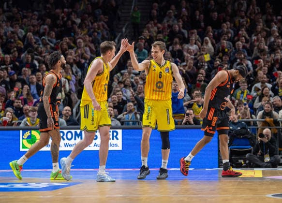 Basketball, Herren, Saison 2025 2026, easyCredit BBL (19. Spieltag), Alba Berlin - RASTA Vechta, v.l. Moses Wood (Alba), Malte Delow (Alba), 08.02.2026, Copyright: xSebastianxRäppold MatthiasxKochx