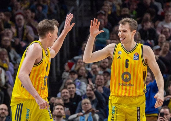 Basketball, Herren, Saison 2025 2026, easyCredit BBL (19. Spieltag), Alba Berlin - RASTA Vechta, v.l. Moses Wood (Alba), Malte Delow (Alba), 08.02.2026, Copyright: xSebastianxRäppold MatthiasxKochx
