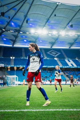 Google Pixel Frauen-Bundesliga: Hamburger SV vs. RB Leipzig, 08.02.2026 Lotta Wrede (Hamburger SV, 32); Fußball, Google Pixel Frauen-Bundesliga, 17. Spieltag: Hamburger SV vs. RB Leipzig am 08.02.2026 im Volksparkstadion, Hamburg DFB REGULATIONS PROHIBIT ANY USE OF PHOTOGRAPHS AS IMAGE SEQUENCES AND OR QUASI-VIDEO. Copyright: xBEAUTIFULxSPORTS Tonhäuserx