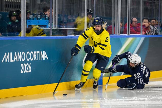 260208 Thea Johansson of Sweden and Manon le Scodan of France in the women s Ice hockey, Eishockey game between France and Sweden during day 2 of the 2026 Winter Olympics on February 8, 2026 in Milan. Photo: Emma Wallskog BILDBYRAN kod EW EW0621 ishockey ice hockey Olympic Games, Olympische Spiele, Olympia, OS olympics winter olympics os ol olympiska spel vinter-os olympiske leker milano cortina 2026 milan cortina 2026 milano cortina 2026 olympic games milano cortina 2026 winter olympic games milano cortina-os milano cortina-ol vinter-ol 2 bbeng sverige sweden france frankrike dam *** 260208 Thea Johansson of Sweden and Manon le Scodan of France in the women s ice hockey game between France and Sweden during day 2 of the 2026 Winter Olympics on February 8, 2026 in Milan Photo Emma Wallskog BILDBYRAN kod EW EW0621 ishockey ice hockey olympic games olympics winter olympics os ol olympiska spel vinter os olympiske leker milano cortina 2026 milan cortina 2026 milano cortina 2026 olympic games milano cortina 2026 winter olympic games milano cortina os milano cortina ol vinter ol 2 bbeng sverige sweden france frankrike dam  Copyright: EMMAxWALLSKOG BB260208EW022