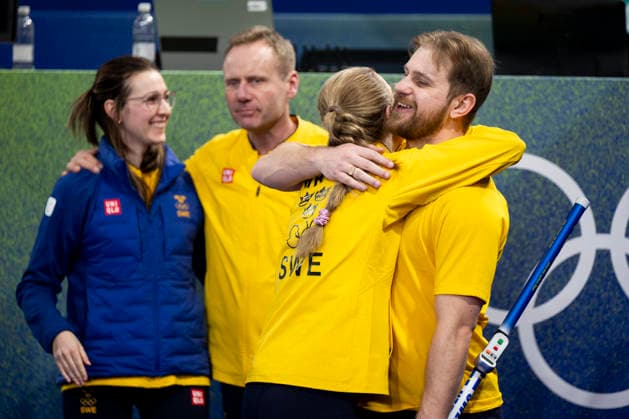 260208 Rasmus Wrana and Isabella Wrana of Sweden celebrate after winning a round robin mixed doubles curling match between Canada and Sweden during day 2 of the 2026 Winter Olympics on February 8, 2026 in Cortina. Photo: Jon Olav Nesvold BILDBYRAN COP 217 JE0112 curling Olympic Games, Olympische Spiele, Olympia, OS olympics winter olympics os ol olympiska spel vinter-os olympiske leker milano cortina 2026 milan cortina 2026 milano cortina 2026 olympic games milano cortina 2026 winter olympic games milano cortina-os milano cortina-ol vinter-ol 2 bbeng jubel *** 260208 Rasmus Wrana and Isabella Wrana of Sweden celebrate after winning a round robin mixed doubles curling match between Canada and Sweden during day 2 of the 2026 Winter Olympics on February 8, 2026 in Cortina Photo Jon Olav Nesvold BILDBYRAN COP 217 JE0112 curling olympic games olympics winter olympics os ol olympiska spel vinter os olympiske leker milano cortina 2026 milan cortina 2026 milano cortina 2026 olympic games milano cortina 2026 winter olympic games milano cortina os milano cortina ol vinter ol 2 bbeng jubel  Copyright: JONxOLAVxNESVOLD BB260208JE055