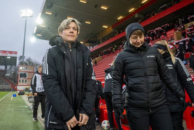 Fußball, Frauen, Saison 2025 2026, Google Pixel Frauen-Bundesliga (17. Spieltag), 1. FC Union Berlin - FC Carl Zeiss Jena, v. l. Jennifer Zietz (Geschäftsführerin Profifußball Frauen 1. FC Union Berlin), Trainerin Ailien Poese (1. Frauen 1. FC Union), 08.02. 2026, Copyright: xMatthiasxKochx