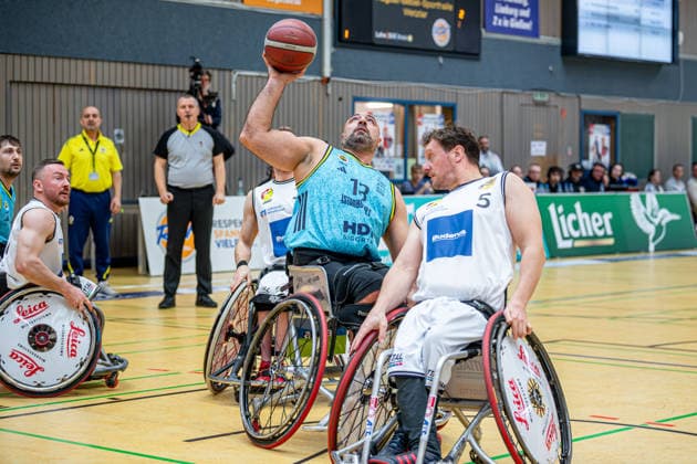 IWBF ChampionsCup; RSV Lahn-Dill - Fenerbahce Istanbul, 08.02.26 Morteza Abedi (Fenerbahce Istanbul, 13), Michael Paye (RSV Lahn-Dill, 5), IWBF ChampionsCup; RSV Lahn-Dill - Fenerbahce Istanbul: Wetzlar, 08.02.26 Copyright: xBEAUTIFULxSPORTS Roeczeyx