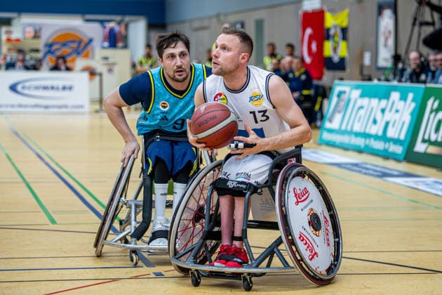 IWBF ChampionsCup; RSV Lahn-Dill - Fenerbahce Istanbul, 08.02.26 Thomas Böhme (RSV Lahn-Dill, 13), Ugur Toprak (Fenerbahce Istanbul, 9) IWBF ChampionsCup; RSV Lahn-Dill - Fenerbahce Istanbul: Wetzlar, 08.02.26 Copyright: xBEAUTIFULxSPORTS Roeczeyx