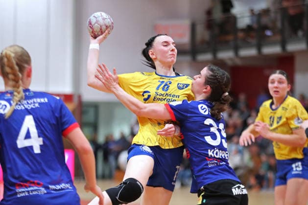 Handball, 2. Alsco HBF: HC Leipzig - Rostocker HC; 08.02.2026 Lisa Lammich (76, HC Leipzig) gegen Jette Köppen (39, Rostocker HC). 2. Alsco Handball Bundesliga Frauen, HBF, Saison 2025 2026, 17. Spieltag: HC Leipzig vs. Rostocker HC am 08.02.2026 in der Sporthalle Brüderstraße Leipzig. Copyright: xBEAUTIFULxSPORTS JanxKaeferx