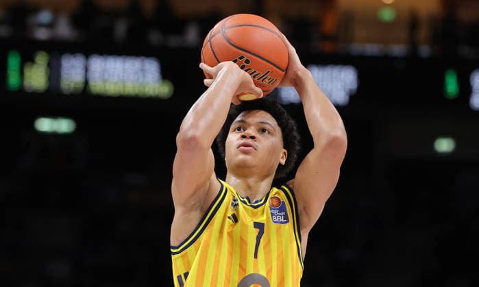 Jack Kayil am Ball bei Freiwurf Aktion Oberkörper Basketball BBL Bundesliga Herren 19. Spieltag Saison 2025 2026 08.02.2026 ALBA Berlin vs SC Rasta Vechta