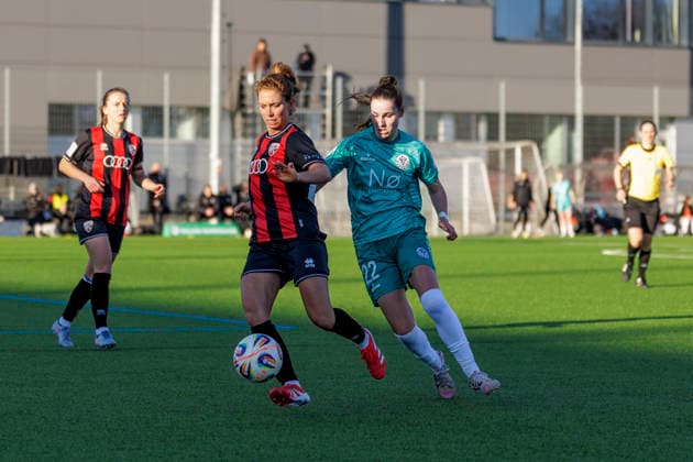 Ingolstadt, Deutschland 08. Februar 2026: 2. BL - Frauen - 2025 2026 - FC Ingolstadt 04 vs. VfR Warbeyen Im Bild: v. li. im Zweikampf Leonie Haberäcker Haberaecker (FCI) und Marit Cleven (VFR) Audi Sportpark Bayern Copyright: xFotostandx xSchäferx