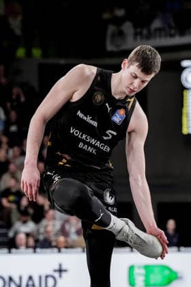 Deutschland: easyCredit BBL, Hauptrunde 2025 26, 19. Spieltag Veolia Towers Hamburg vs Basketball Löwen Braunschweig Inselpark Arena (Hamburg): Luka Scuka (Basketball Löwen Braunschweig, 5) Copyright: xStefanxTrochax