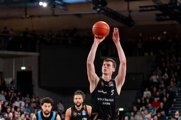Luka Scuka (Basketball Loewen Braunschweig, 5) beim Freiwurf, GER, Veolia Towers Hamburg vs Basketball Loewen Braunschweig, Basketball, Bundesliga, Spieltag 19, Saison 2025 2026, 08.02.2026 GER, Veolia Towers Hamburg vs Basketball Loewen Braunschweig, Basketball, Bundesliga, Spieltag 19, Saison 2025 2026, 08.02.2026 Hamburg Copyright: xEibner-Pressefoto MaxxVincenx EP_MVN