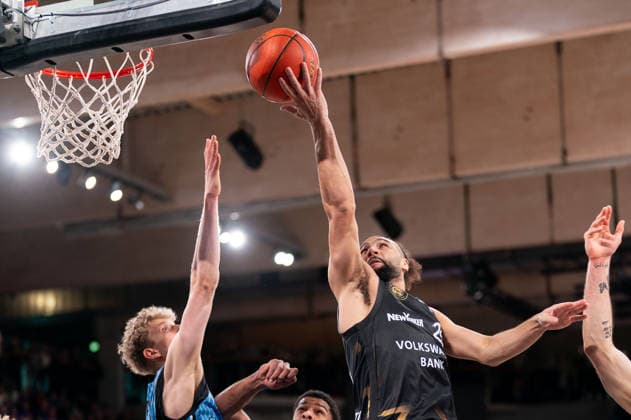 Kaza Kajami-Keane (Basketball Loewen Braunschweig, 24) beim Korbleger, GER, Veolia Towers Hamburg vs Basketball Loewen Braunschweig, Basketball, Bundesliga, Spieltag 19, Saison 2025 2026, 08.02.2026 GER, Veolia Towers Hamburg vs Basketball Loewen Braunschweig, Basketball, Bundesliga, Spieltag 19, Saison 2025 2026, 08.02.2026 Hamburg Copyright: xEibner-Pressefoto MaxxVincenx EP_MVN