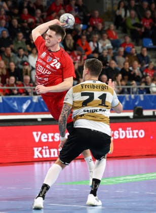 08.02.2026, Deutschland, Bietigheim Handball SG BBM Bietigheim vs. HC Elbflorenz 2006, v.l. Neuzugang Maxim Orlov (BBM), Oliver Seidler (Elbflorenz)